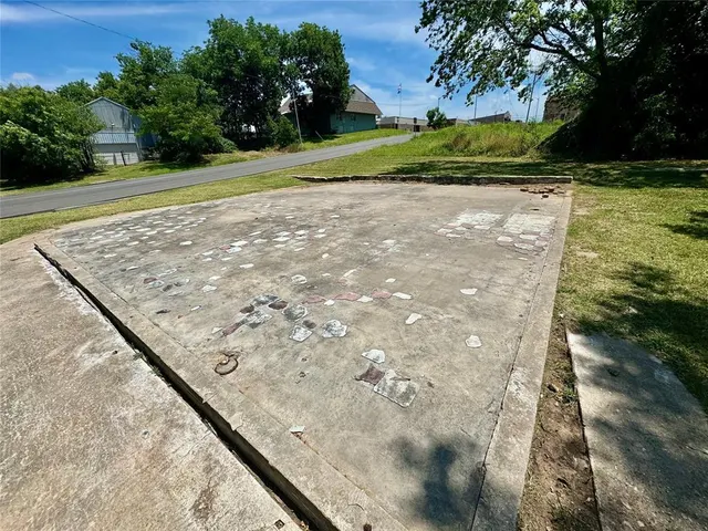 Photo 3 — 523 N Main Street, Seminole, OK 74868