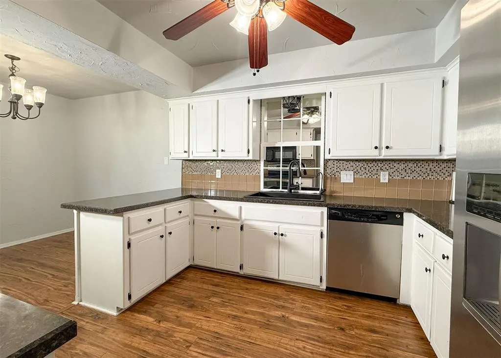 Photo 9 — 4715 Hemlock Lane, Oklahoma City, OK 73162