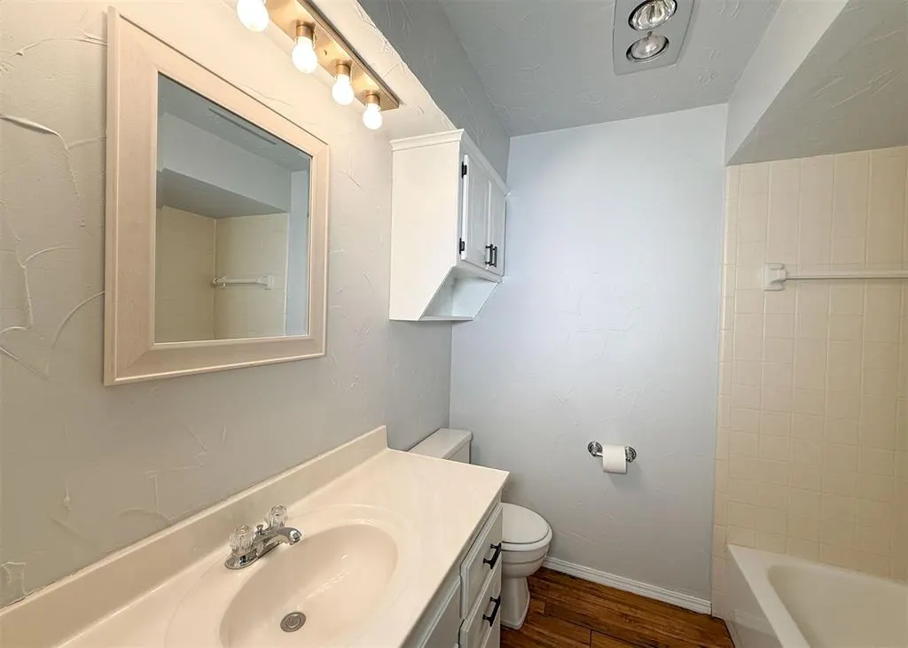 Photo 12 — 4715 Hemlock Lane, Oklahoma City, OK 73162