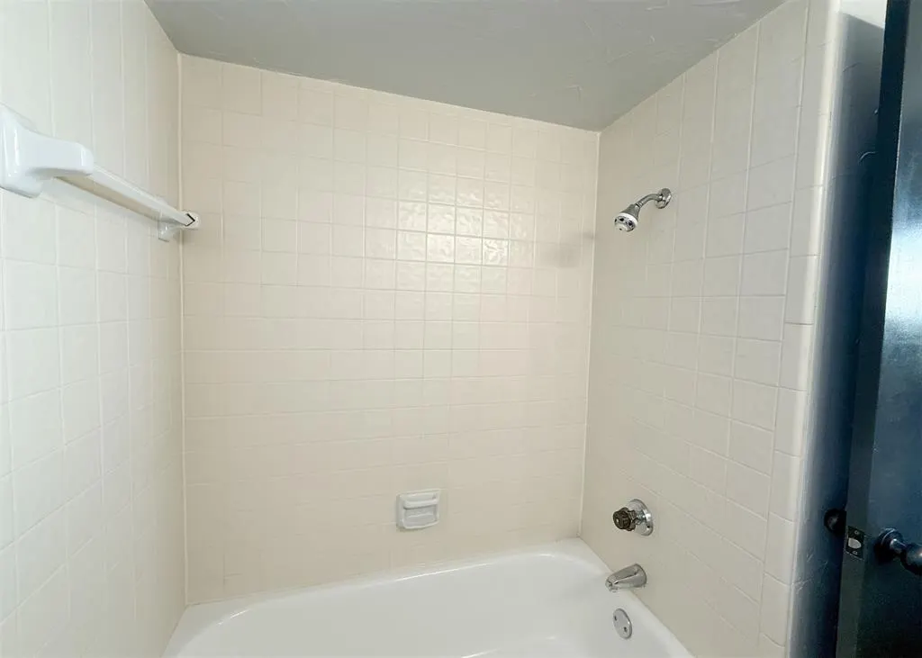 Photo 13 — 4715 Hemlock Lane, Oklahoma City, OK 73162