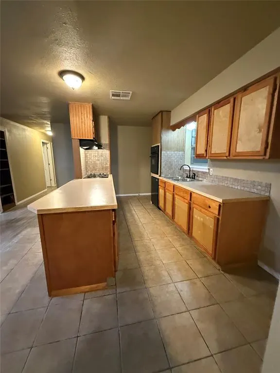 Photo 12 — 103 SW Hayes Street, Idabel, OK 74745