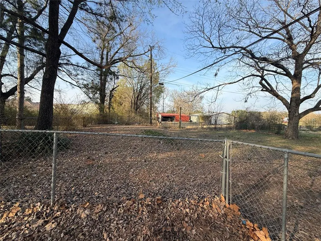 Photo 4 — 103 SW Hayes Street, Idabel, OK 74745