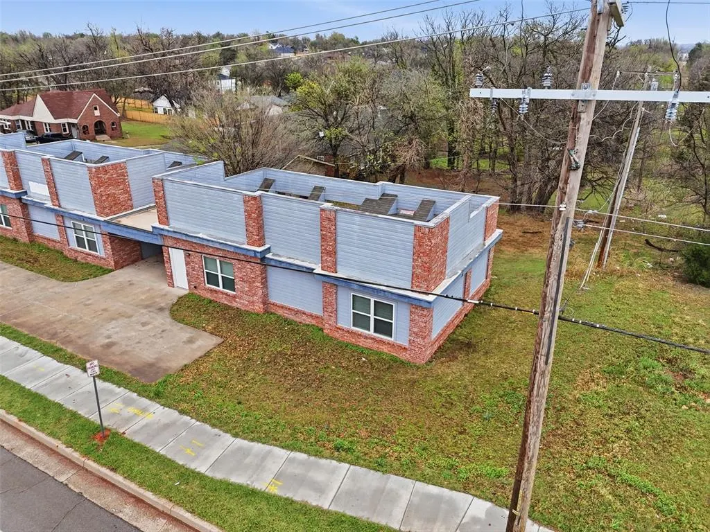 Photo 6 — 1300 NE 10th Street, Oklahoma City, OK 73117