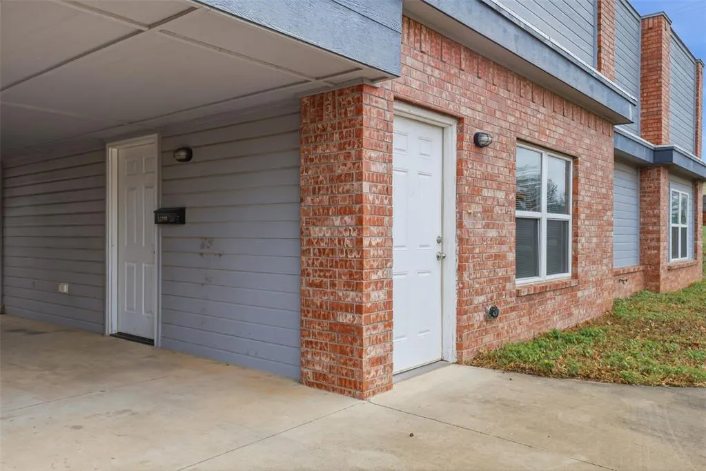 Photo 9 — 1300 NE 10th Street, Oklahoma City, OK 73117