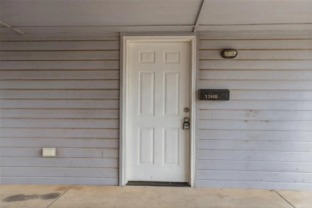 Photo 11 — 1300 NE 10th Street, Oklahoma City, OK 73117