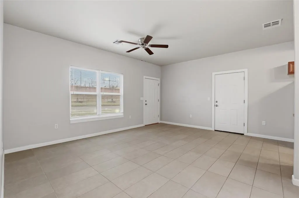Photo 12 — 1300 NE 10th Street, Oklahoma City, OK 73117