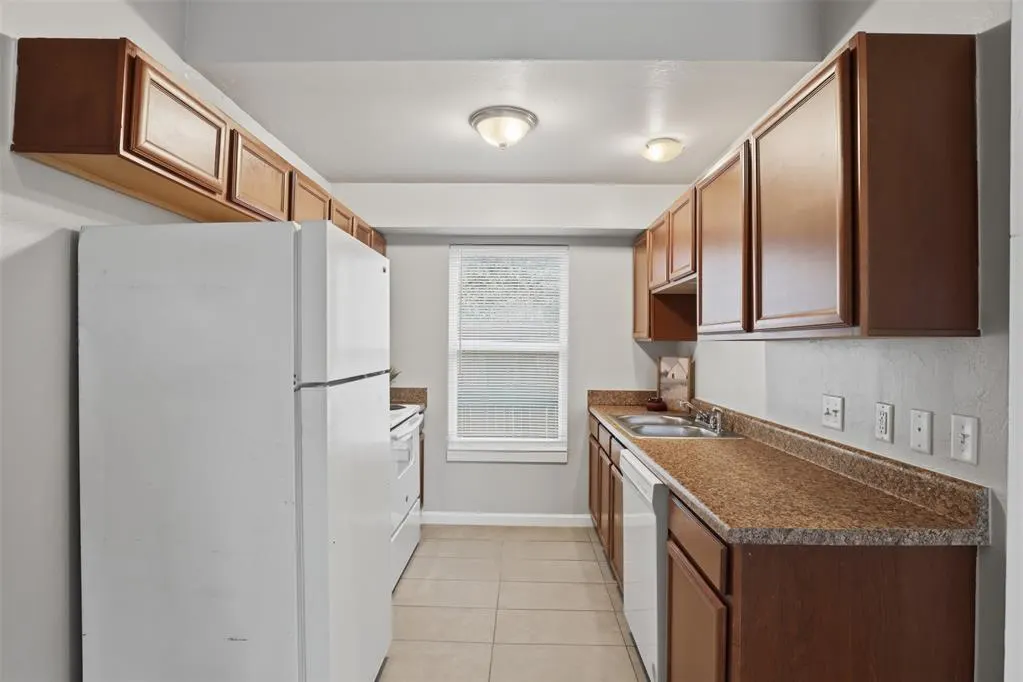 Photo 16 — 1300 NE 10th Street, Oklahoma City, OK 73117