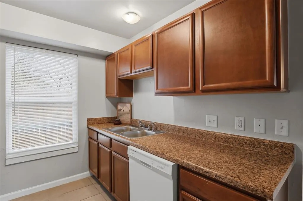 Photo 17 — 1300 NE 10th Street, Oklahoma City, OK 73117