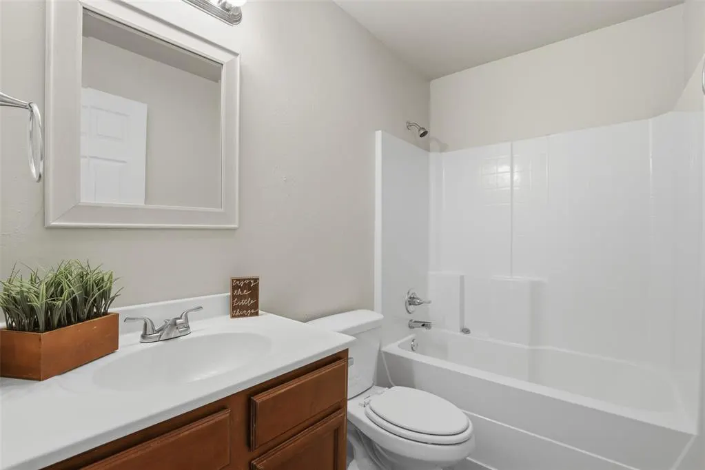 Photo 31 — 1300 NE 10th Street, Oklahoma City, OK 73117
