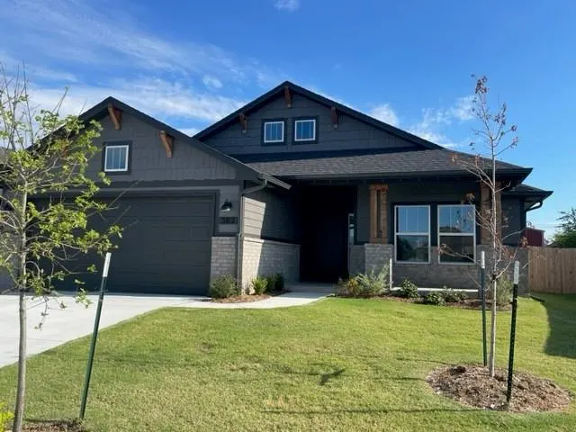 Photo 2 — 382 Park Lane, Harrah, OK 73045