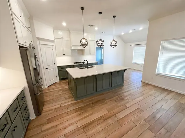 Photo 2 — 5509 Carmel Creek Drive, Mustang, OK 73064