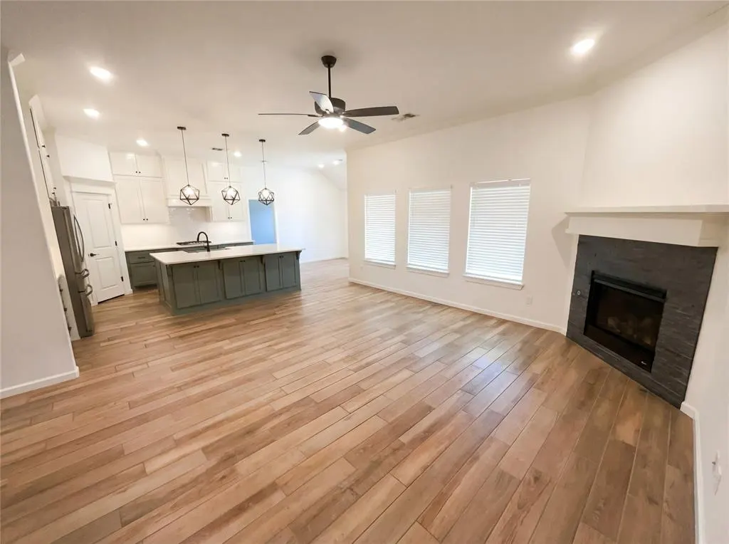 Photo 3 — 5509 Carmel Creek Drive, Mustang, OK 73064