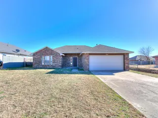 Sold home at 704 NW 21st Street