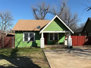 Sold home at 717 SW 25th Street
