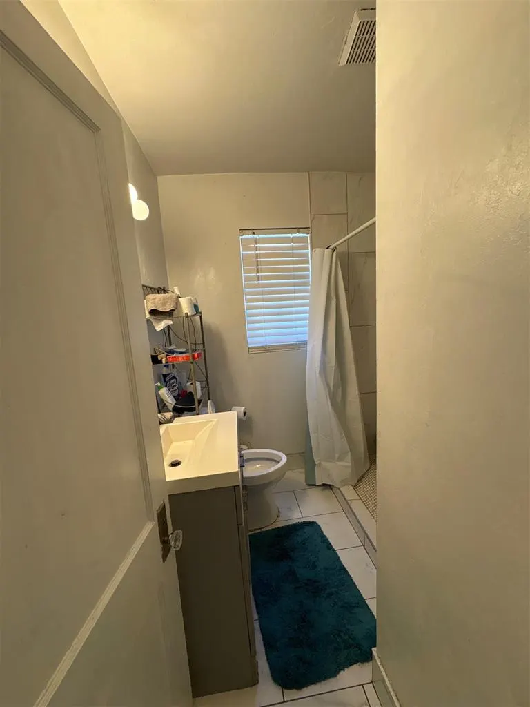 Photo 9 — 717 SW 25th Street, Oklahoma City, OK 73109