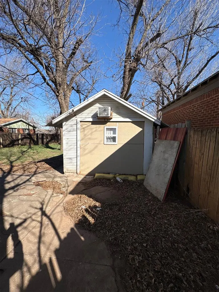 Photo 14 — 717 SW 25th Street, Oklahoma City, OK 73109