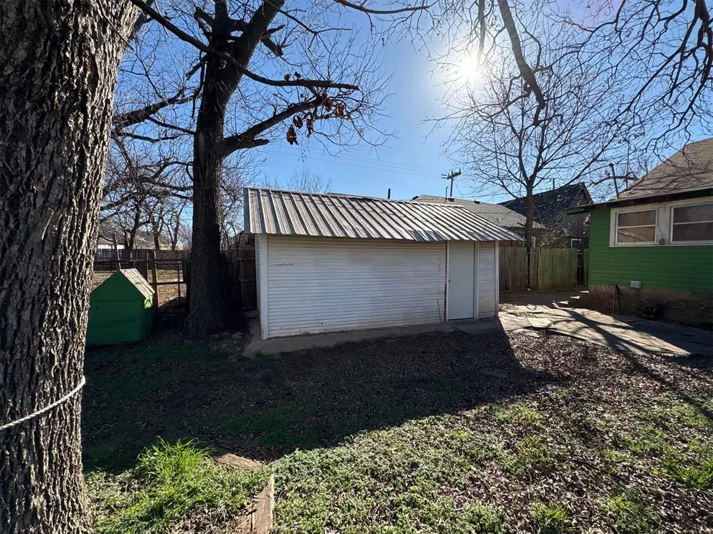 Photo 16 — 717 SW 25th Street, Oklahoma City, OK 73109