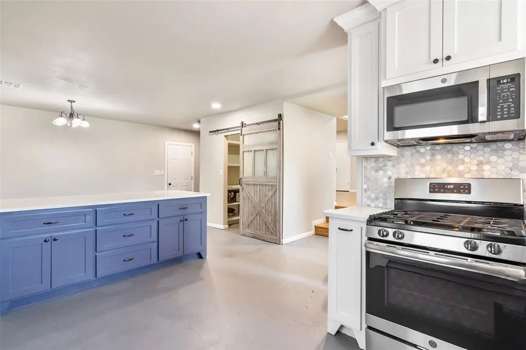Photo 9 — 7700 NW 39th Street, Woodlawn Park, OK 73008