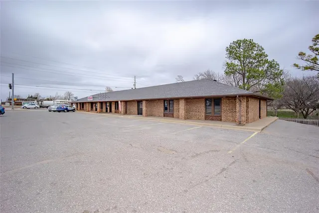 Photo 6 — 1112 N Washington Street, Weatherford, OK 73096