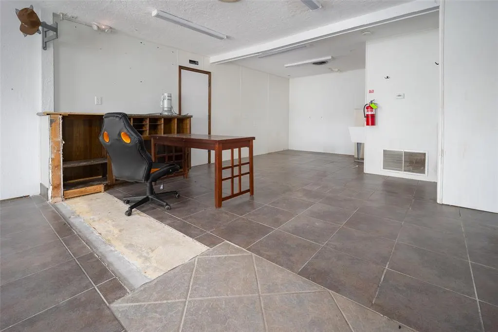 Photo 9 — 1112 N Washington Street, Weatherford, OK 73096
