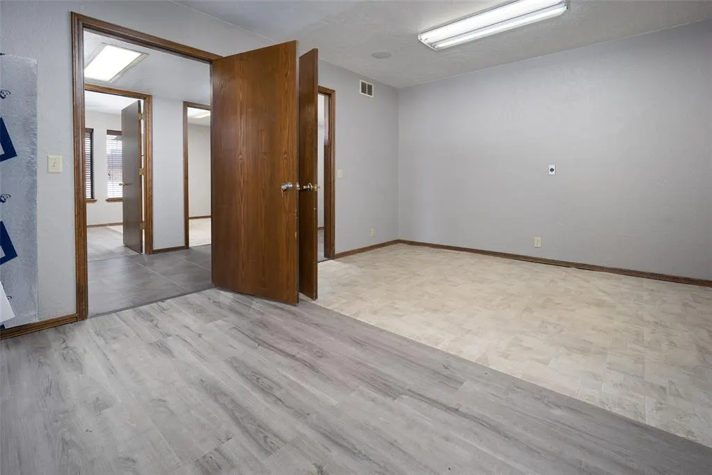 Photo 11 — 1112 N Washington Street, Weatherford, OK 73096