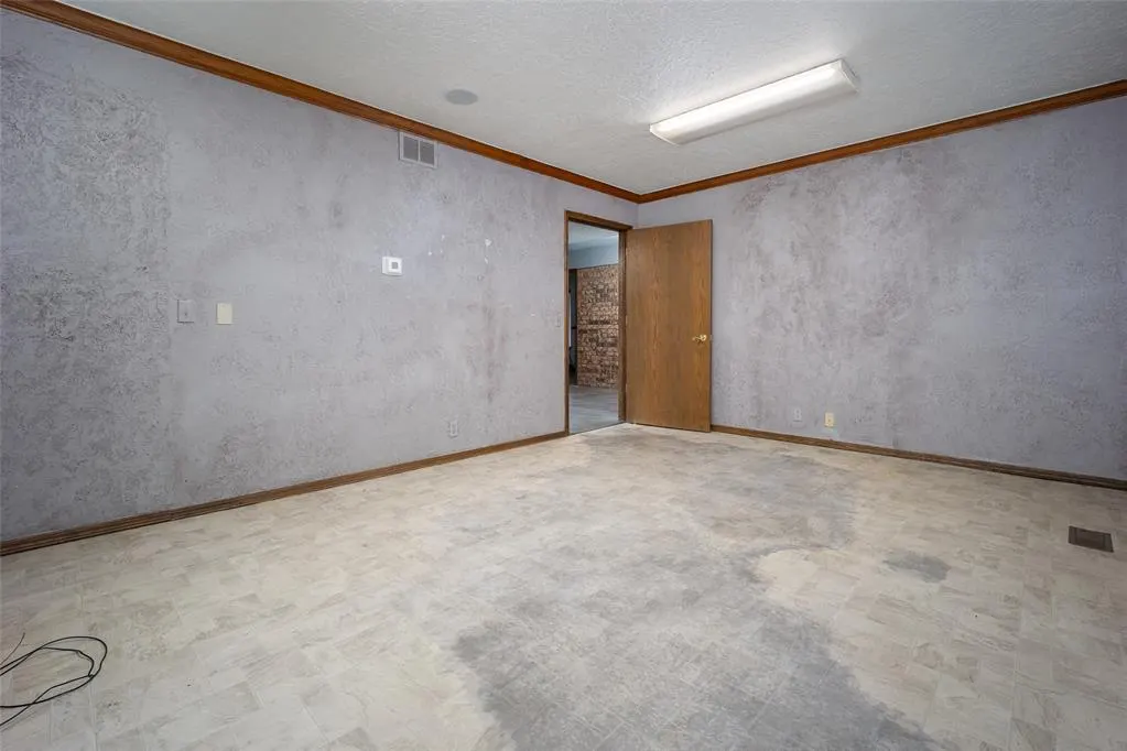 Photo 14 — 1112 N Washington Street, Weatherford, OK 73096