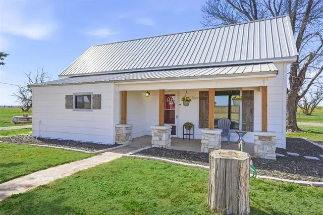 Photo 2 — 11837 N 1820 Road, Sayre, OK 73662