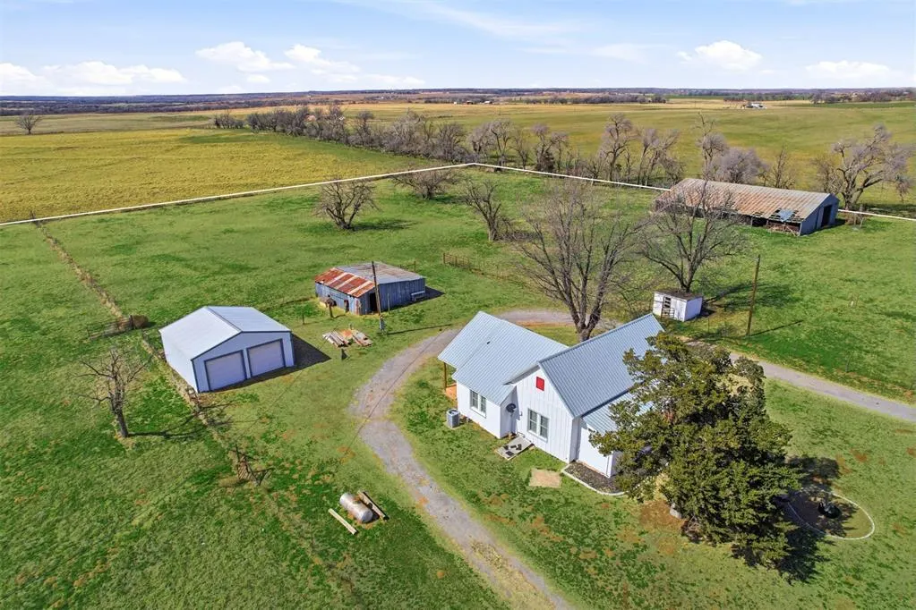 Photo 6 — 11837 N 1820 Road, Sayre, OK 73662