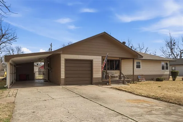 Photo 2 — 306 S 2nd Street, Tonkawa, OK 74653