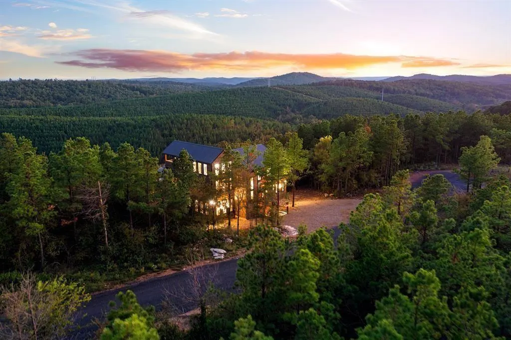 Photo 4 — 208 Alder Place, Broken Bow, OK 74728