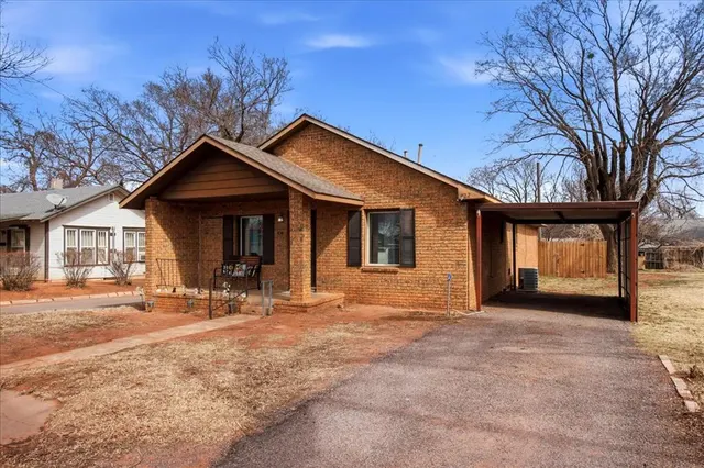 Photo 4 — 422 N Washington Avenue, Elk City, OK 73644