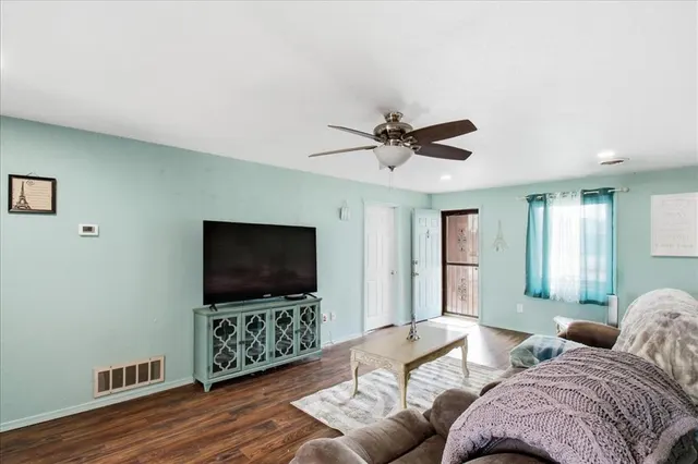 Photo 5 — 422 N Washington Avenue, Elk City, OK 73644