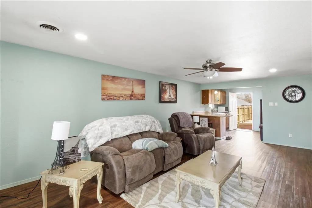 Photo 6 — 422 N Washington Avenue, Elk City, OK 73644