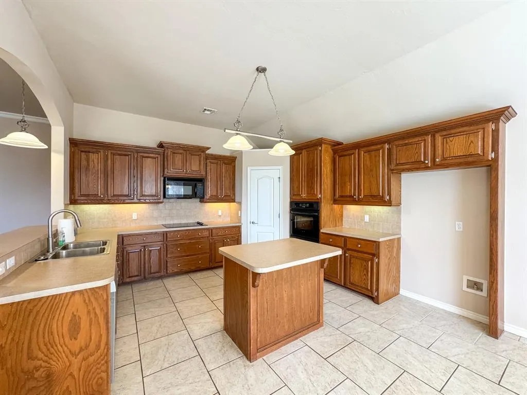 Photo 9 — 2909 Tropicana Avenue, Norman, OK 73071