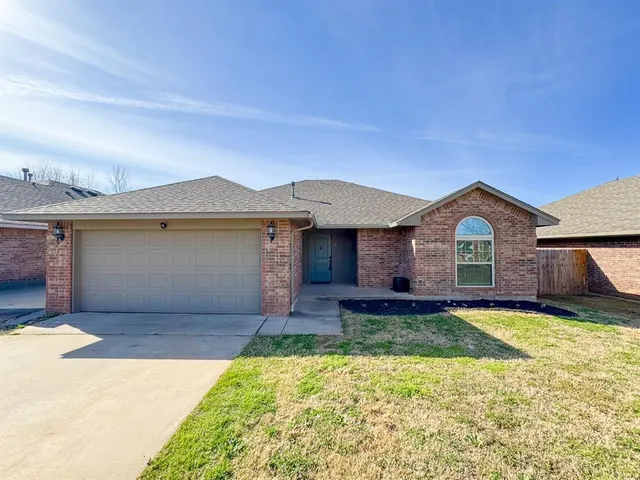 Front exterior — 516 Sperry Drive, Norman, OK 73072