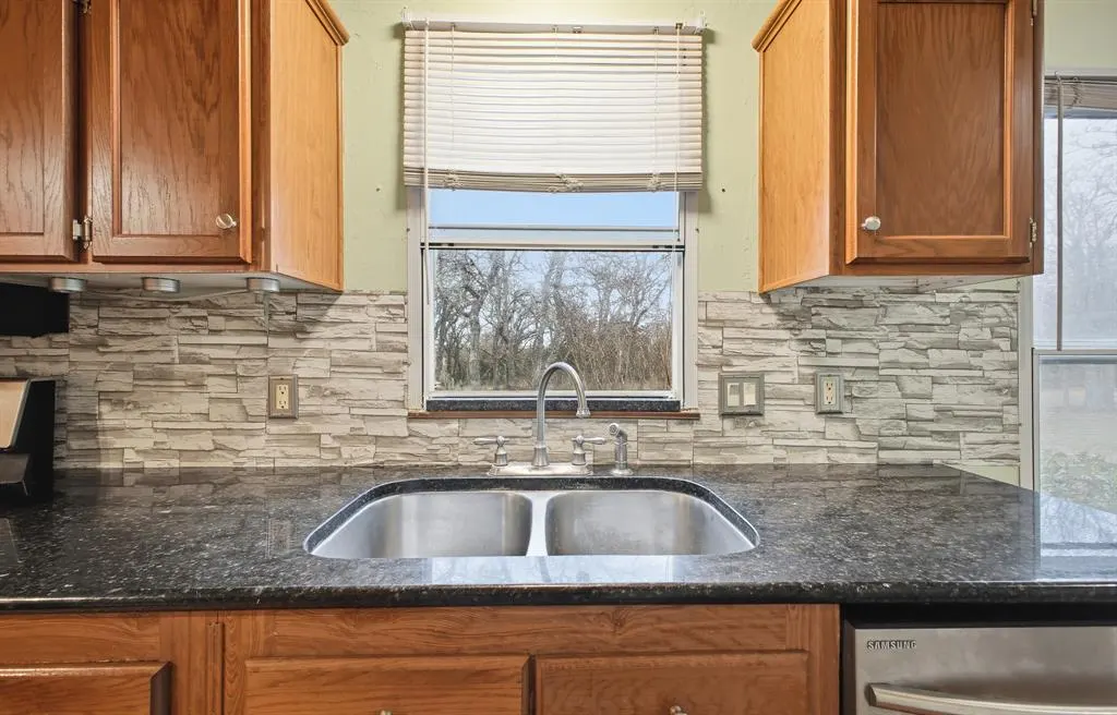 Photo 11 — 980547 S Stagecoach Drive, Wellston, OK 74881