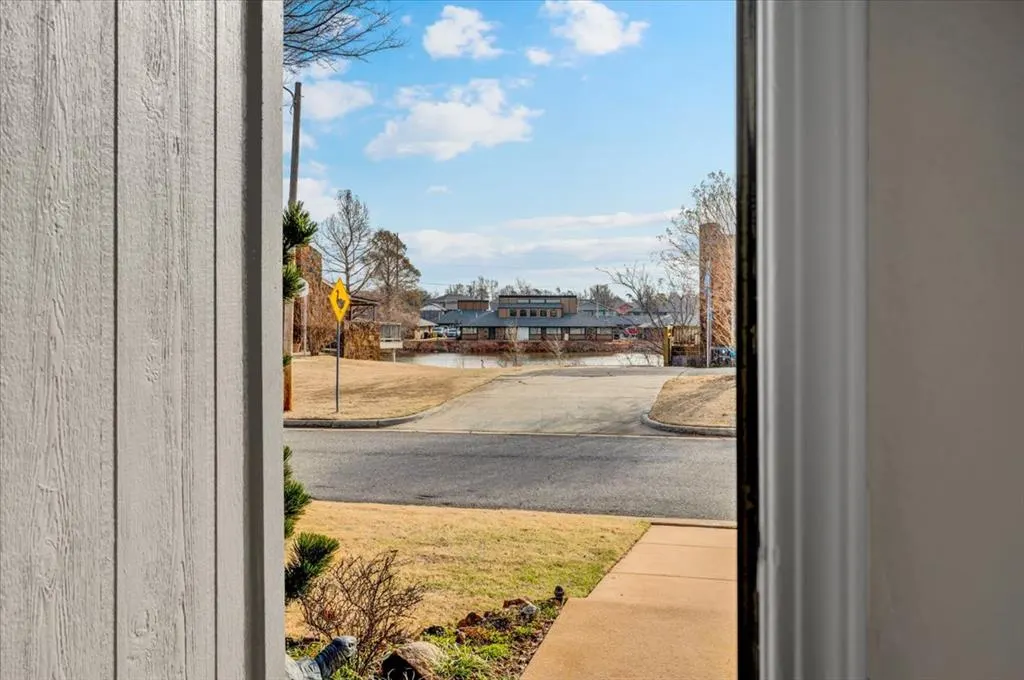 Photo 5 — 10201 Shadowview Drive, Oklahoma City, OK 73159