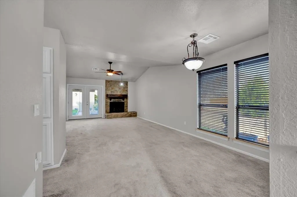 Photo 6 — 10201 Shadowview Drive, Oklahoma City, OK 73159