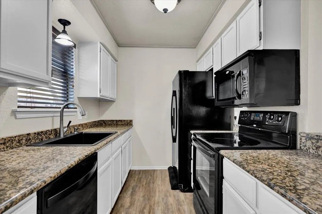 Photo 11 — 10201 Shadowview Drive, Oklahoma City, OK 73159