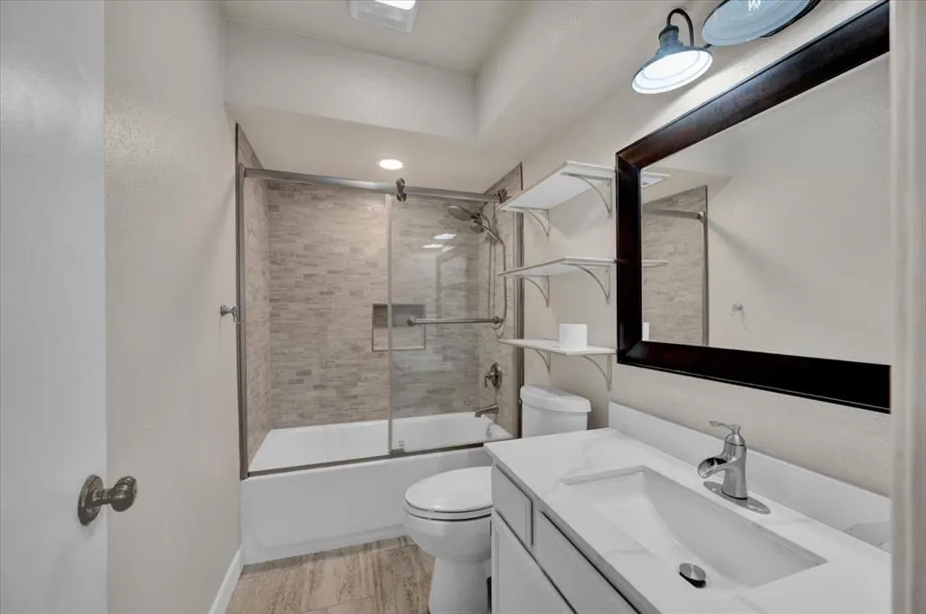 Photo 18 — 10201 Shadowview Drive, Oklahoma City, OK 73159