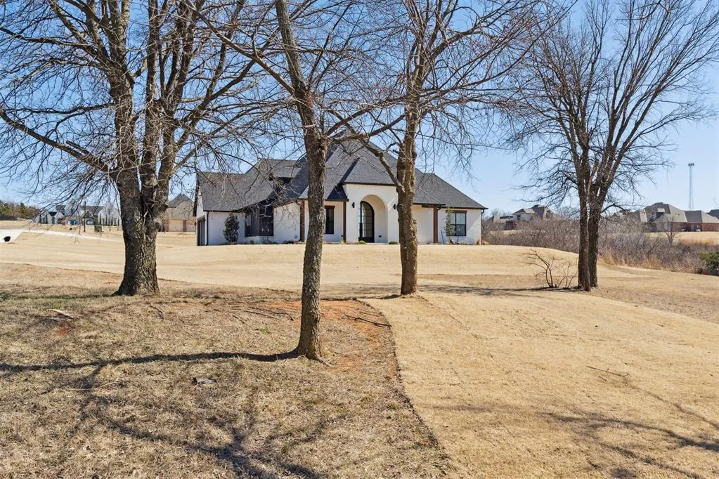 Photo 3 — 3832 SE 54th Place, Norman, OK 73072
