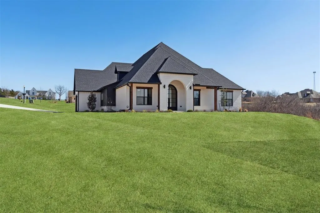 Front exterior — 3832 SE 54th Place, Norman, OK 73072
