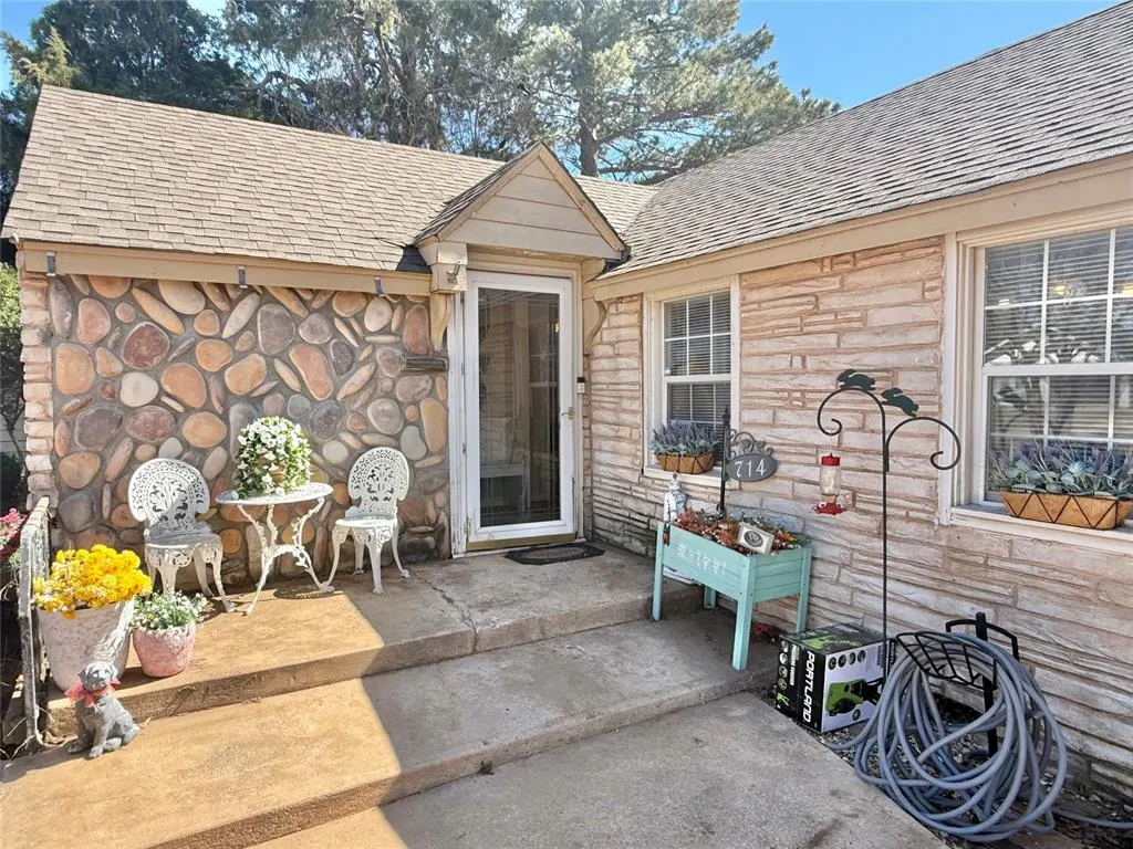 Photo 3 — 714 E Cypress Street, Altus, OK 73521