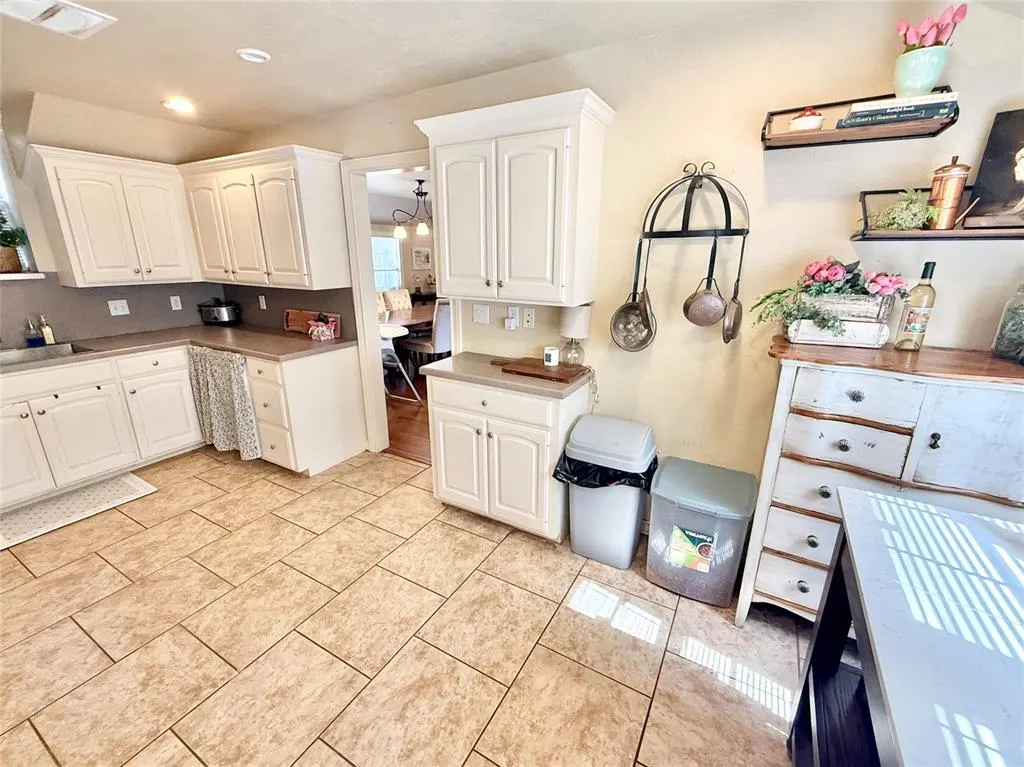 Photo 15 — 714 E Cypress Street, Altus, OK 73521