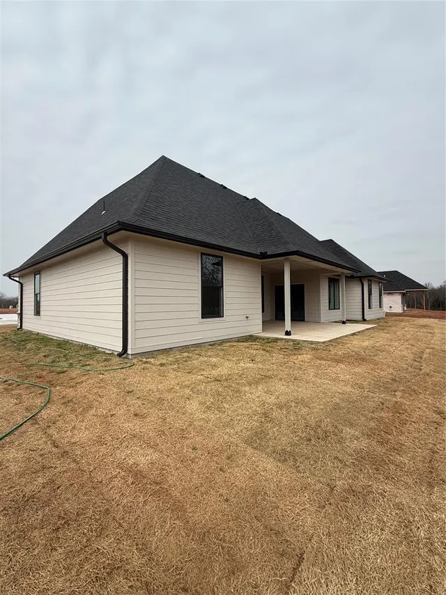 Photo 5 — 10747 Sebastian Street, Shawnee, OK 74804