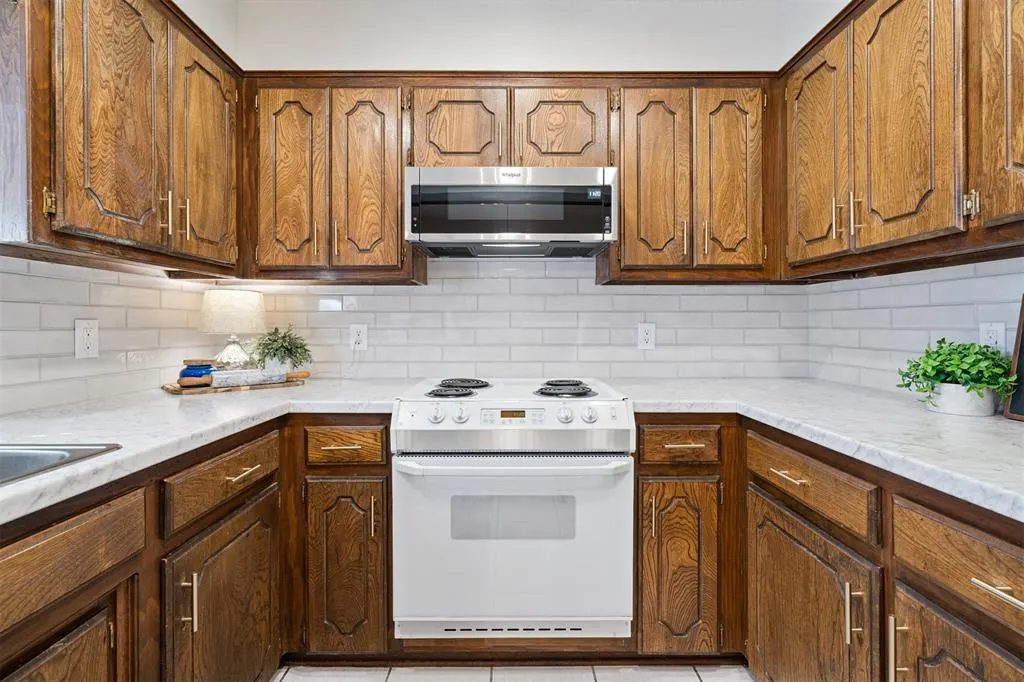 Photo 10 — 3212 SW 92nd Street, Oklahoma City, OK 73159