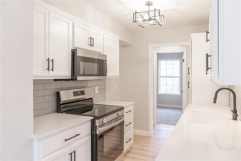 Photo 2 — 916 NW 102nd Street, Oklahoma City, OK 73114