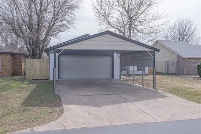 Photo 4 — 916 NW 102nd Street, Oklahoma City, OK 73114