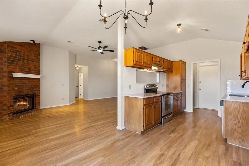 Photo 8 — 8232 Wilshire Ridge Road, Oklahoma City, OK 73132