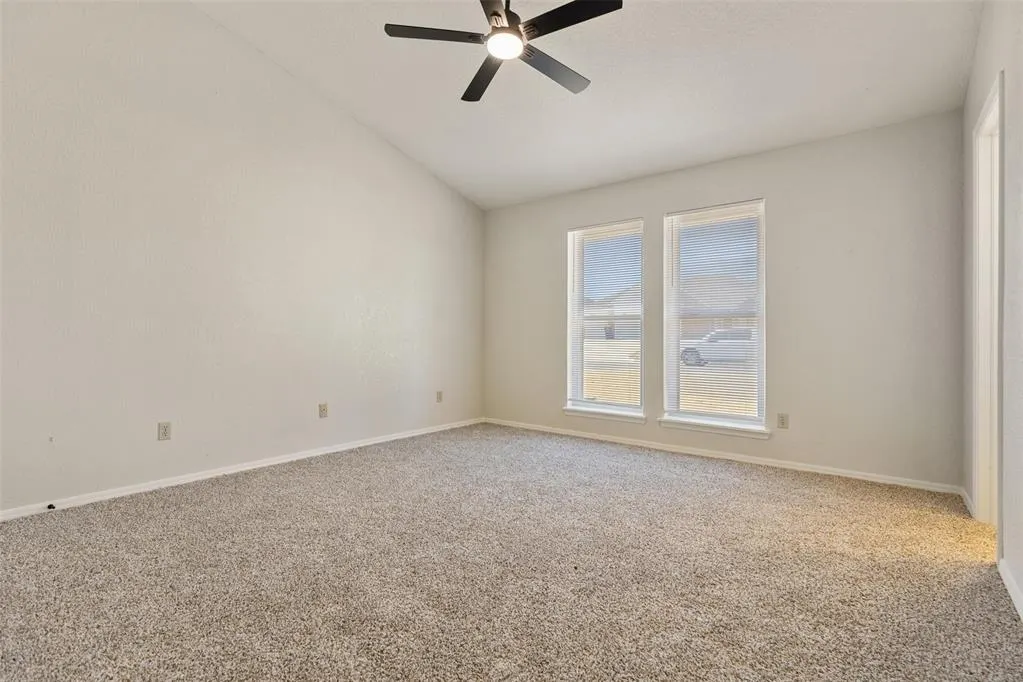 Photo 18 — 8232 Wilshire Ridge Road, Oklahoma City, OK 73132